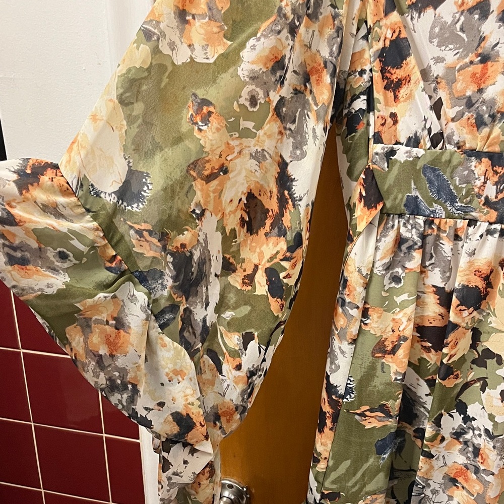 Betsey Johnson Bell Sleeve Floral Dress - Picture 5 of 10